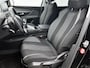 Peugeot 3008 SUV Blue Lease Executive 130pk | Navigatie | Climate Control | Cruise Control | Parkeersensoren v+a | Armsteun | Bluetooth | Apple Carplay / Android Auto | Draadloze telefoonlader | Regensensor | Donker getint glas | Afneembare trekhaak | Lage kilometerstand | 17" lichtmetalen velgen |