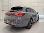 CUPRA Leon Sportstourer 1.4 e-Hybrid VZ Copper Edit. PANO/19"/KUIPSTOELEN/CAMERA/STUURKNOPPEN/SFEER/ACC/KEYLESS/DRIVE-PROFILE/CARPLAY/STOEL+STUURVERW/ELECTR.A.KLEP/GRAPHENGRAU/VOLLEDIG CUPRA DEALER HISTORIE INCL OH BEURT