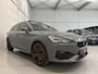 CUPRA Leon Sportstourer 1.4 e-Hybrid VZ Copper Edit. PANO/19"/KUIPSTOELEN/CAMERA/STUURKNOPPEN/SFEER/ACC/KEYLESS/DRIVE-PROFILE/CARPLAY/STOEL+STUURVERW/ELECTR.A.KLEP/GRAPHENGRAU/VOLLEDIG CUPRA DEALER HISTORIE INCL OH BEURT