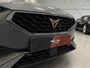 CUPRA Leon Sportstourer 1.4 e-Hybrid VZ Copper Edit. PANO/19"/KUIPSTOELEN/CAMERA/STUURKNOPPEN/SFEER/ACC/KEYLESS/DRIVE-PROFILE/CARPLAY/STOEL+STUURVERW/ELECTR.A.KLEP/GRAPHENGRAU/VOLLEDIG CUPRA DEALER HISTORIE INCL OH BEURT