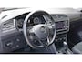 Volkswagen Tiguan 2.0 TSI 180pk DSG 4Motion Highline Executive Pano.Dak HUD Virtual 19inch LM Stoel/Stuurwiel V.W. *Nette Tiguan*
