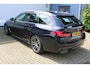 BMW 5-Serie Touring 520e Business Edition Plus M-sport | Incl. 12 maanden Garantie | 1e Eigenaar | BMW Laser koplampen | Elektrisch verstelbare stoelen met memory | Stoelverwarming | Apple CarPlay/Android Auto | Elektrisch verstelbaar stuur | Elektrische kofferbakklep | Cruise controle | Climate controle | Parkeersensoren V+A | Keyless start | Origineel NL Auto | NAP |