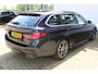 BMW 5-Serie Touring 520e Business Edition Plus M-sport | Incl. 12 maanden Garantie | 1e Eigenaar | BMW Laser koplampen | Elektrisch verstelbare stoelen met memory | Stoelverwarming | Apple CarPlay/Android Auto | Elektrisch verstelbaar stuur | Elektrische kofferbakklep | Cruise controle | Climate controle | Parkeersensoren V+A | Keyless start | Origineel NL Auto | NAP |