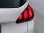 Peugeot 2008 1.5 BlueHDi Allure / Panoramadak / Trekhaak / Cruise-ctr. / lmv 17"/ Roofrail / Privacy Glass / Apk nieuw