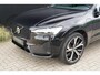 Volvo XC60 T8 Plug-in hybrid AWD Plus Dark Long range | Trekhaak | Zitverhogers | Adaptieve cruise control | Panoramisch schuif/kanteldak | Keyless | Sportstoelen | Stoel en stuurwiel verwarming | 21 inch |
