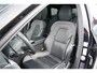 Volvo XC60 T8 Plug-in hybrid AWD Plus Dark Long range | Trekhaak | Zitverhogers | Adaptieve cruise control | Panoramisch schuif/kanteldak | Keyless | Sportstoelen | Stoel en stuurwiel verwarming | 21 inch |