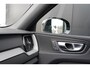 Volvo XC60 T8 Plug-in hybrid AWD Plus Dark Long range | Trekhaak | Zitverhogers | Adaptieve cruise control | Panoramisch schuif/kanteldak | Keyless | Sportstoelen | Stoel en stuurwiel verwarming | 21 inch |