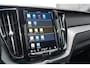 Volvo XC60 T8 Plug-in hybrid AWD Plus Dark Long range | Trekhaak | Zitverhogers | Adaptieve cruise control | Panoramisch schuif/kanteldak | Keyless | Sportstoelen | Stoel en stuurwiel verwarming | 21 inch |