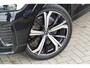 Volvo XC60 T8 Plug-in hybrid AWD Plus Dark Long range | Trekhaak | Zitverhogers | Adaptieve cruise control | Panoramisch schuif/kanteldak | Keyless | Sportstoelen | Stoel en stuurwiel verwarming | 21 inch |