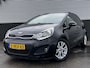 Kia Rio 1.2 CVVT World Cup Edition Nieuw geleverd en dealeronderhouden, Cruise control, Airco, Bluetooth, Privacy glass