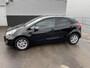 Kia Rio 1.2 CVVT World Cup Edition Nieuw geleverd en dealeronderhouden, Cruise control, Airco, Bluetooth, Privacy glass