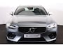 Volvo V90 T4 R-Design Business Sport - IntelliSafe Assist & Surround - Harman Kardon audio - DAB - Keyless - Elektr. verstelbare voorstoelen met geheugen - Apple® CarPlay - Android Auto - Navigatiesysteem - Elektr. bedienbare achterklep - Stoelverwarming voor & achter - Stuurwielverwarming - Standkachel - Parkeersensoren voor & achter - Lederlook dashboard - Cross Traffic Alert - CD speler - 18 inch LMV