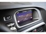 Volvo V40 T3 Polar+ Sport | Afneembare trekhaak | Panoramadak | Premium Audio by Harman Kardon | Navigatie | Parkeercamera | Parkeersensoren voor en achter | Volvo on Call | Keyless Entree | Volvo Guard Alarm
