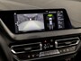 BMW 1-Serie 118i Sport Automaat (APPLE CARPLAY, GROOT NAVI, LEDER, CAMERA, SPORTSTOELEN, SFEERVERLICHTING, CRUISE, NIEUWSTAAT)