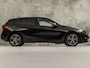 BMW 1-Serie 118i Sport Automaat (APPLE CARPLAY, GROOT NAVI, LEDER, CAMERA, SPORTSTOELEN, SFEERVERLICHTING, CRUISE, NIEUWSTAAT)