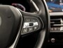 BMW 1-Serie 118i Sport Automaat (APPLE CARPLAY, GROOT NAVI, LEDER, CAMERA, SPORTSTOELEN, SFEERVERLICHTING, CRUISE, NIEUWSTAAT)