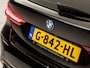 BMW 1-Serie 118i Sport Automaat (APPLE CARPLAY, GROOT NAVI, LEDER, CAMERA, SPORTSTOELEN, SFEERVERLICHTING, CRUISE, NIEUWSTAAT)
