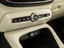 Volvo XC40 1.5 T5 Recharge Inscription 262Pk Automaat (APPLE CARPLAY, GROOT NAVI, LEDER, CAMERA, SPORTSTOELEN, GETINT GLAS, KEYLESS, ELEK ACHTERKLEP, NIEUWSTAAT)