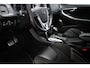 Volvo V40 2.0 T4 Business Sport | HALF LEDER | STOELVERWARMING | CAMERA | TREKHAAK AFNEEMBAAR