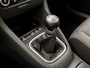 Volkswagen Golf 1.2 TSI Sport (SCHERM, CLIMATE, STOELVERWARMING, SPORTSTOELEN, LM VELGEN, PARKEERSENSOREN, GETINT GLAS, CRUISE, NIEUWE APK, NIEUWSTAAT)