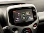 Toyota Aygo 1.0 VVT-i x-play (5 DEURS, CAMERA, CRUISE, BLUETOOTH, SPORTSTOELEN, NIEUWE APK, NIEUWSTAAT)