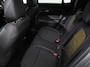 Jeep Avenger Summit 54 kWh Camera Lichtmetalen Velgen 18" Navigatie Apple Carplay/ Android Auto Sfeerverlichting Parkeersensor achter Cruise Control Stoelverwarming Full LED Virtual Cockpit Climate Control Two tone Electrisch bedienbare achterkep