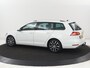 Volkswagen Golf 1.5 TSI Highline | Carplay | Full LED | Trekhaak | Camera | Adaptive cruise | Navigatie | Parkeerhulp | Virtual Cockpit | Climate control | Bluetooth | Getint glas