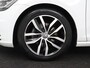 Volkswagen Golf 1.5 TSI Highline | Carplay | Full LED | Trekhaak | Camera | Adaptive cruise | Navigatie | Parkeerhulp | Virtual Cockpit | Climate control | Bluetooth | Getint glas