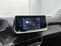 Peugeot 2008 SUV Allure Pack 130pk Automaat | Navigatie via Apple Carplay / Android Auto | Achteruitrijcamera | 3D Cockpit | Climate Control | Adaptieve Cruise Control | Led koplampen | Parkeersensoren | Verwarmde voorruit | Keyless start | Bluetooth | DAB+ radio | Donker getint glas | Trekhaak | 17" lichtmetalen velgen |