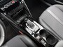 Peugeot 2008 SUV Allure Pack 130pk Automaat | Navigatie via Apple Carplay / Android Auto | Achteruitrijcamera | 3D Cockpit | Climate Control | Adaptieve Cruise Control | Led koplampen | Parkeersensoren | Verwarmde voorruit | Keyless start | Bluetooth | DAB+ radio | Donker getint glas | Trekhaak | 17" lichtmetalen velgen |