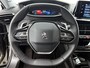 Peugeot 2008 SUV Allure Pack 130pk Automaat | Navigatie via Apple Carplay / Android Auto | Achteruitrijcamera | 3D Cockpit | Climate Control | Adaptieve Cruise Control | Led koplampen | Parkeersensoren | Verwarmde voorruit | Keyless start | Bluetooth | DAB+ radio | Donker getint glas | Trekhaak | 17" lichtmetalen velgen |