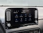 Hyundai Kona Electric EV Premium 64 kWh / SOH 99,7% / Stoelverwarming en verkoeling / Airco / Apple CarPlay/Android Auto / Cruise Control / Navigatie /