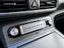 Hyundai Kona Electric EV Premium 64 kWh / SOH 99,7% / Stoelverwarming en verkoeling / Airco / Apple CarPlay/Android Auto / Cruise Control / Navigatie /