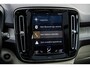 Volvo XC40 1.5 T3 Inscription | Trekhaak | Panoramadak | Elektrisch bedienbare stoelen | Adaptieve cruise control | BLIS | 360 Camera | Stoel-achterbank-stuurwiel- en parkeerverwarming | Harman Kardon audio |
