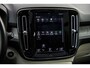 Volvo XC40 1.5 T3 Inscription | Trekhaak | Panoramadak | Elektrisch bedienbare stoelen | Adaptieve cruise control | BLIS | 360 Camera | Stoel-achterbank-stuurwiel- en parkeerverwarming | Harman Kardon audio |