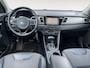 Kia Niro Hybrid 1.6 GDi First Edition | Parkeercamera | Navigatie | Stoel-en stuurwielverwarming