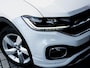 Volkswagen T-Cross 1.0 TSI R-Line Style | Stoelverwarming | Virtual Cockpit | Privacy Glas | Adaptieve Cruise Control | PDC | Dode Hoek Detectie | Mistlampen | Apple Carplay | Android Auto | Navigatie | DAB+ Radio