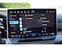 Volkswagen Golf Life Edition eHybrid | 'App-Connect' draadloze smartphone integratie | Achterbank in ongelijke delen neerklapbaar incl. middenarmsteun en doorlaadmogelijkheid | Afstandscontrolesysteem (Front Assist)