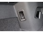 Volkswagen Golf Life Edition eHybrid | 'App-Connect' draadloze smartphone integratie | Achterbank in ongelijke delen neerklapbaar incl. middenarmsteun en doorlaadmogelijkheid | Afstandscontrolesysteem (Front Assist)