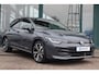 Volkswagen Golf Life Edition eHybrid | 'App-Connect' draadloze smartphone integratie | Achterbank in ongelijke delen neerklapbaar incl. middenarmsteun en doorlaadmogelijkheid | Afstandscontrolesysteem (Front Assist)