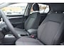 Volkswagen Golf Life Edition eHybrid | 'App-Connect' draadloze smartphone integratie | Achterbank in ongelijke delen neerklapbaar incl. middenarmsteun en doorlaadmogelijkheid | Afstandscontrolesysteem (Front Assist)