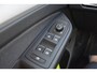 Volkswagen Golf Life Edition eHybrid | 'App-Connect' draadloze smartphone integratie | Achterbank in ongelijke delen neerklapbaar incl. middenarmsteun en doorlaadmogelijkheid | Afstandscontrolesysteem (Front Assist)