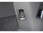 Volkswagen Golf Life Edition eHybrid | 'App-Connect' draadloze smartphone integratie | Achterbank in ongelijke delen neerklapbaar incl. middenarmsteun en doorlaadmogelijkheid | Afstandscontrolesysteem (Front Assist)
