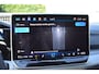 Volkswagen Golf Life Edition eHybrid | 'App-Connect' draadloze smartphone integratie | Achterbank in ongelijke delen neerklapbaar incl. middenarmsteun en doorlaadmogelijkheid | Afstandscontrolesysteem (Front Assist)