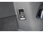 Volkswagen Golf Life Edition eHybrid | 'App-Connect' draadloze smartphone integratie | Achterbank in ongelijke delen neerklapbaar incl. middenarmsteun en doorlaadmogelijkheid | Afstandscontrolesysteem (Front Assist)