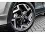 Volkswagen T-Roc R-Line First Edition | 'App-Connect' draadloze smartphone integratie | 30,5 cm display met 2D en 3D weergave | Automatische afstandsregeling (Adaptive Cruise Control)