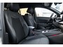 Volkswagen T-Roc R-Line First Edition | 'App-Connect' draadloze smartphone integratie | 30,5 cm display met 2D en 3D weergave | Automatische afstandsregeling (Adaptive Cruise Control)