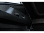 Volkswagen T-Roc R-Line First Edition | 'App-Connect' draadloze smartphone integratie | 30,5 cm display met 2D en 3D weergave | Automatische afstandsregeling (Adaptive Cruise Control)