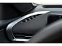 Volkswagen T-Roc R-Line First Edition | 'App-Connect' draadloze smartphone integratie | 30,5 cm display met 2D en 3D weergave | Automatische afstandsregeling (Adaptive Cruise Control)