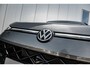 Volkswagen T-Roc R-Line First Edition | 'App-Connect' draadloze smartphone integratie | 30,5 cm display met 2D en 3D weergave | Automatische afstandsregeling (Adaptive Cruise Control)